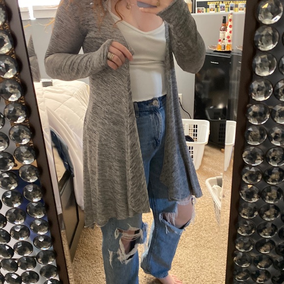 Le chateau silky grey and black cardigan - Picture 1 of 4
